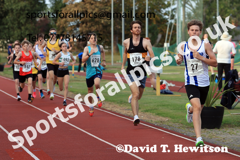 800 metres, 2025 NEGP No 6 Monkton, Wednesday, August 13th.  Photo: David T. Hewitson/Sports for All Pics